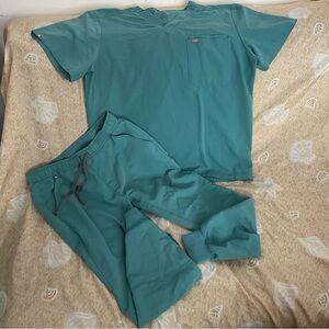 Men’s FIGS Scrub Top (L) & Pants (M/S) Set Cactus 3334